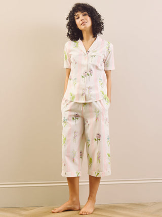 model wears scallop floral print capri pyjamas