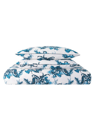 A kids duvet set with a jungle chintz print, featuring a traditional white and blue color scheme.