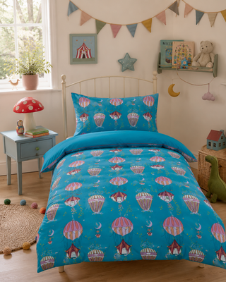 Balloon Print bedding in a kids room. 
